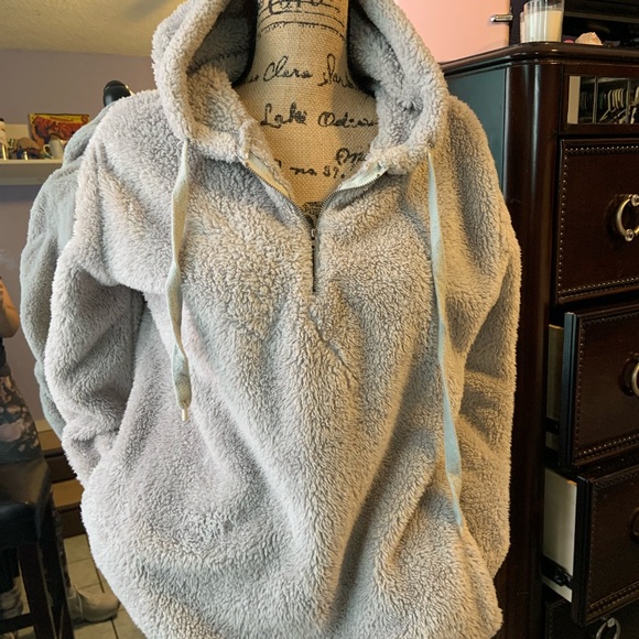 Oversized Fluffy Zip Up Hoodie/Sweater- M 🌸 - Picture 3 of 8